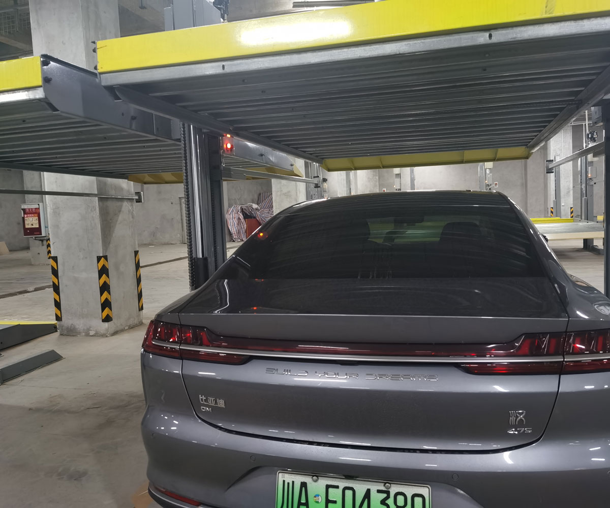 家用簡易升降類機械停車租用.jpg
